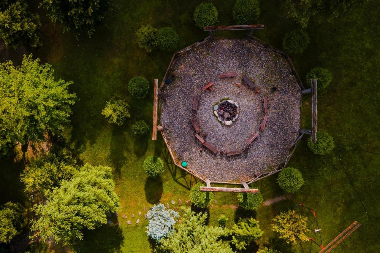 Fratii Jderi - Utopia Verde Brezoi Exteriör bild