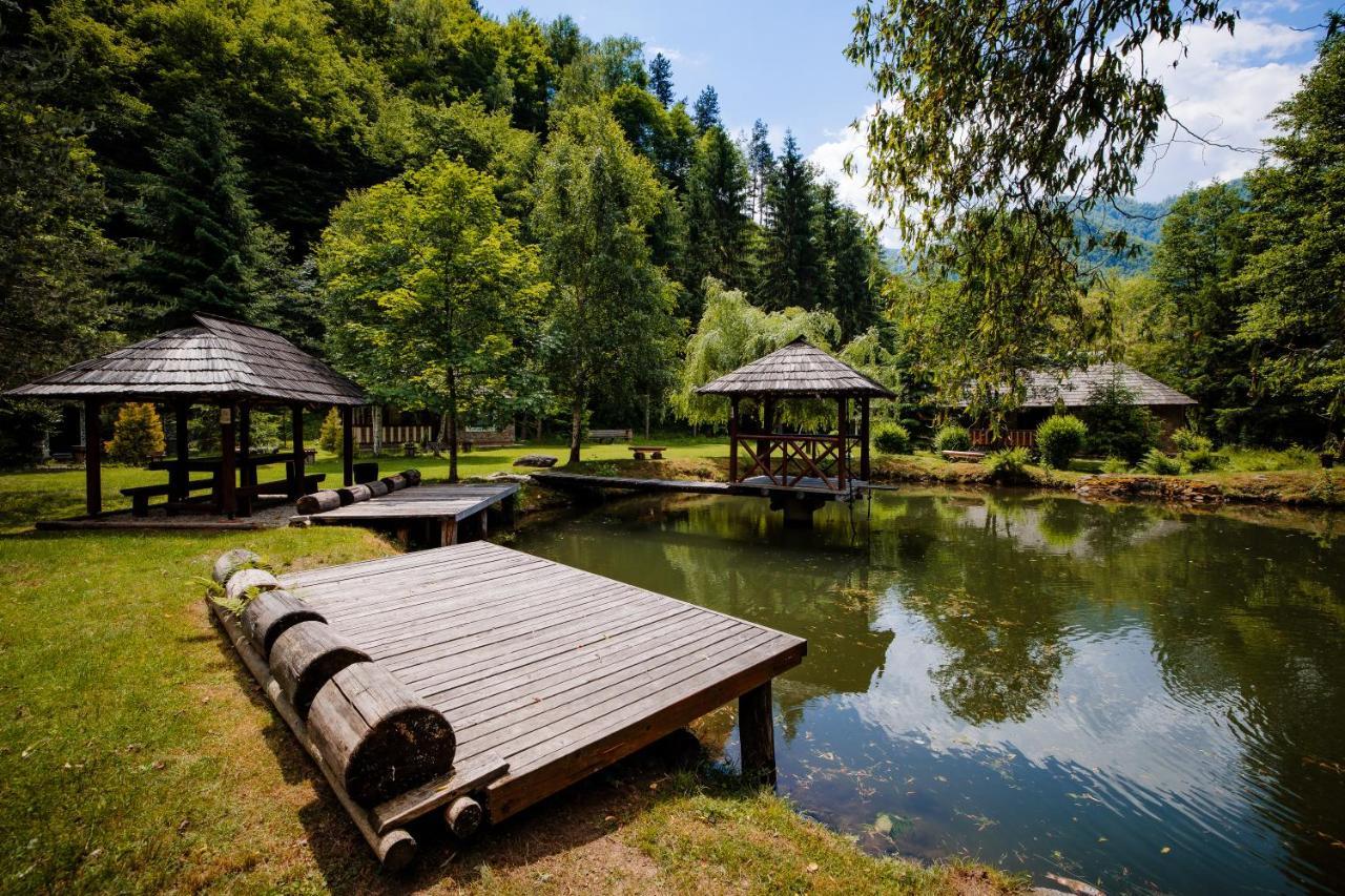 Fratii Jderi - Utopia Verde Brezoi Exteriör bild
